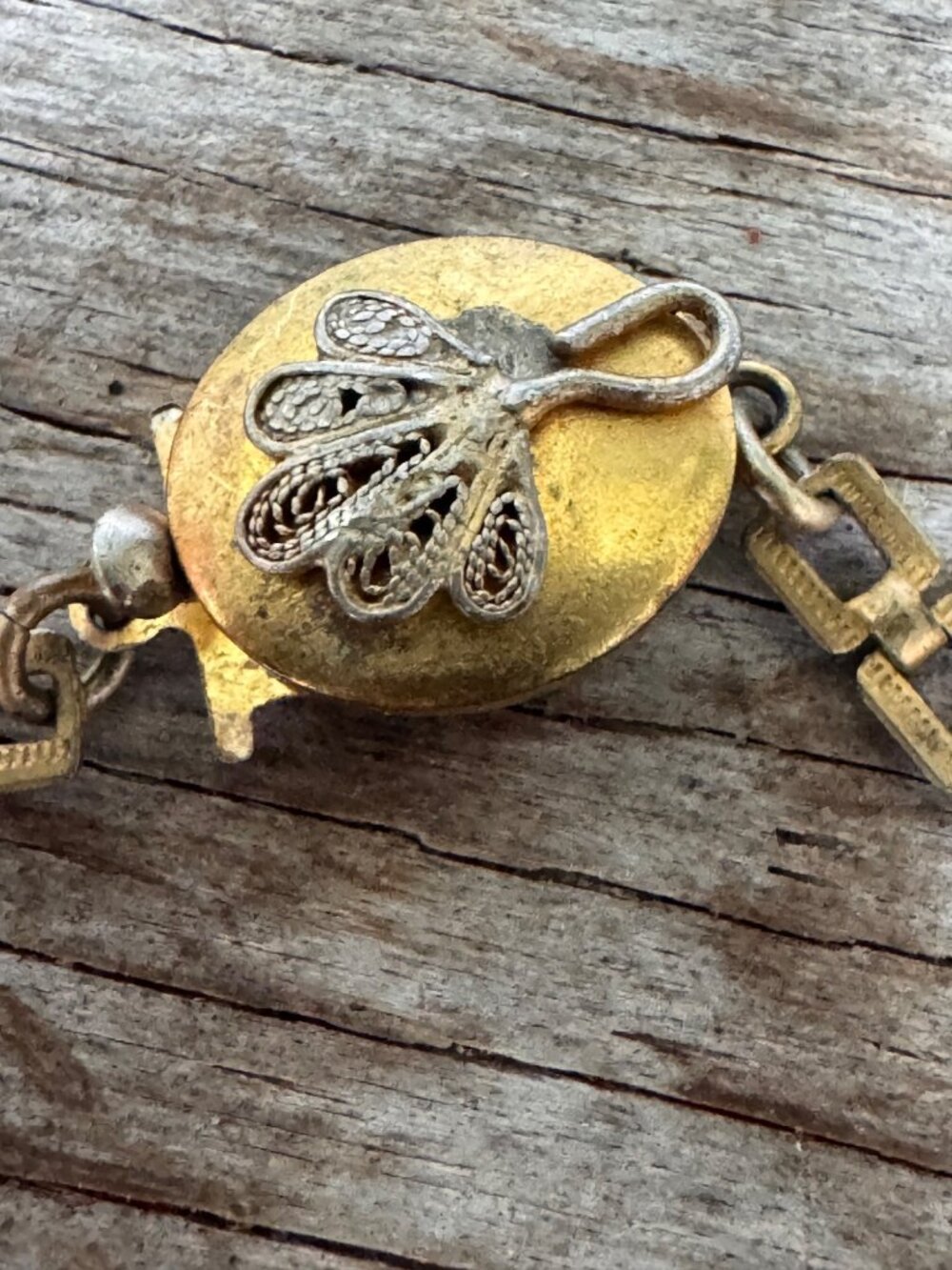 Vintage Gold Tone Filigree Flower Necklace Clear Crystal Floral Drop 18” - Picture 4 of 6